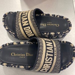 NWOT Summer Platform Sandals